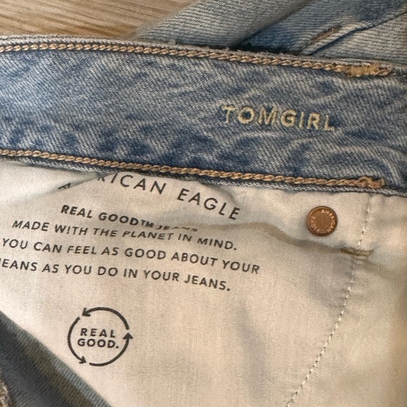 American Eagle Distressed Straight Leg Jean - Picture 7 of 8